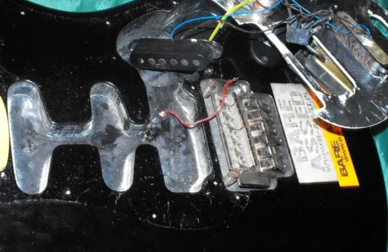 Jak uziemić gitarę? Skuteczny sposób na brum i szumy